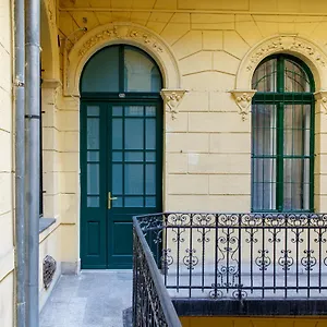 Jenny Luxury Two Bedrooms Apartment. Apartamento